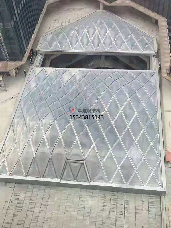 商场开启式膜结构天窗【上海云汇广场ETFE膜结构完工照片】